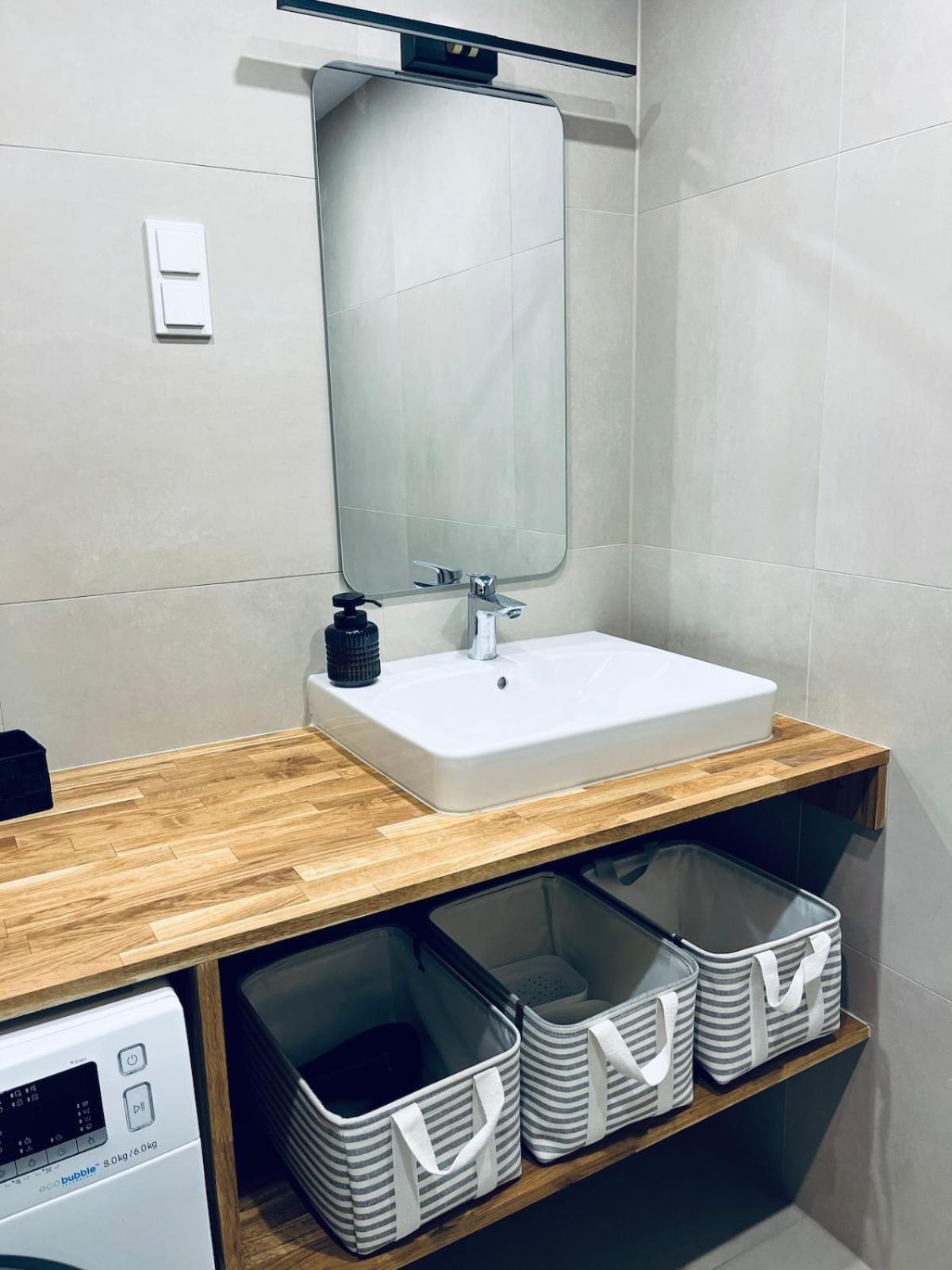 Modern Apartment *